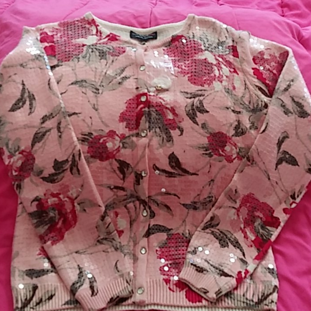 Sequin sweater new. No tag